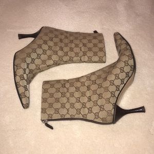 Authentic Gucci zip up boots
